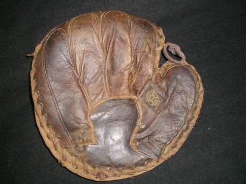 A.J. Reach Catchers Mitt 9 Back